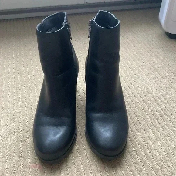 Artica Leather AnkleBoots black size 8 small heel. - Picture 6 of 14